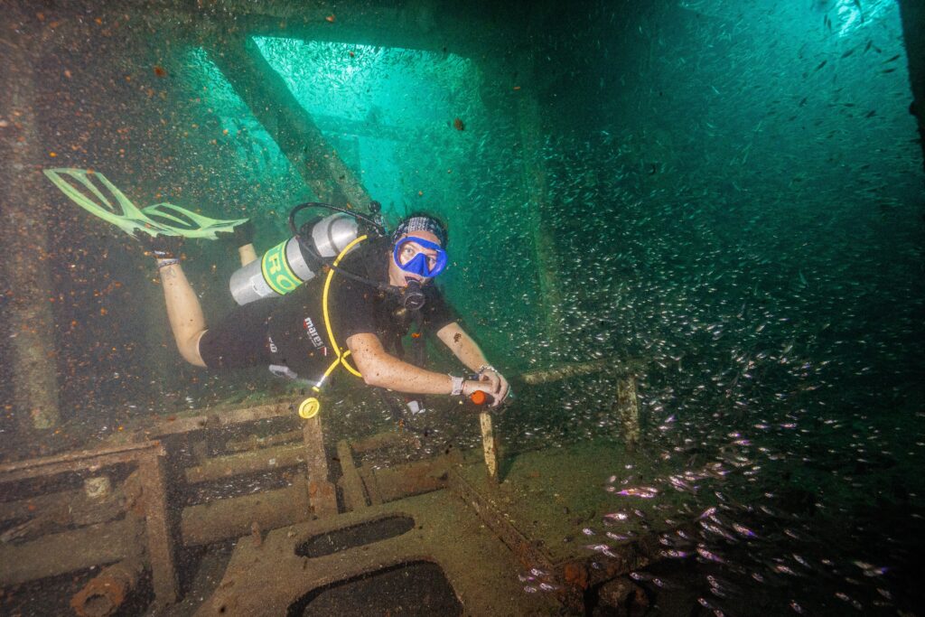 Siyam_Wreck_SiyamWorld_Tami-inside_hall©BSchulze-TAUCHEN-Mag Verkleinert